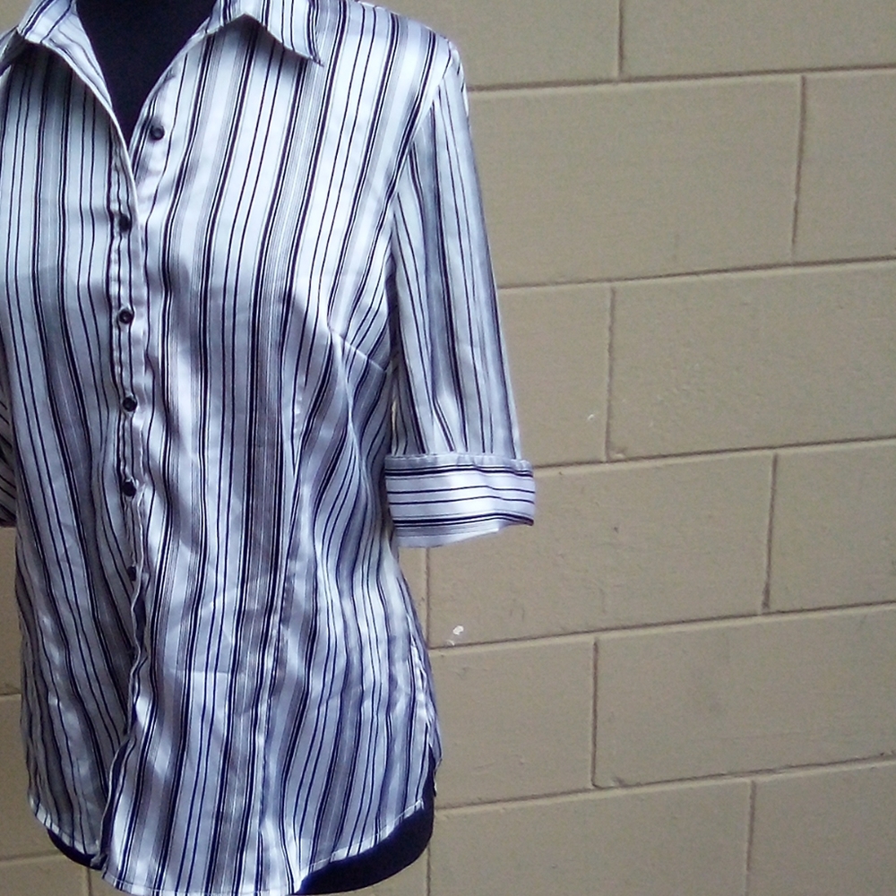 Silky black n white blouse vertical stripes size L